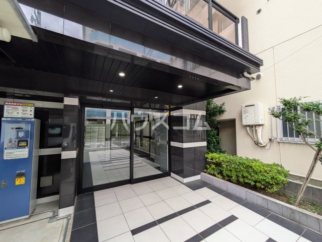 13/16 エントランス