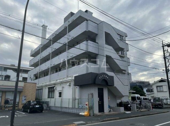 13/16 エントランス