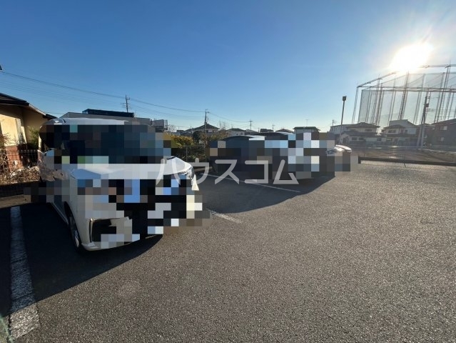 28/30 駐車場