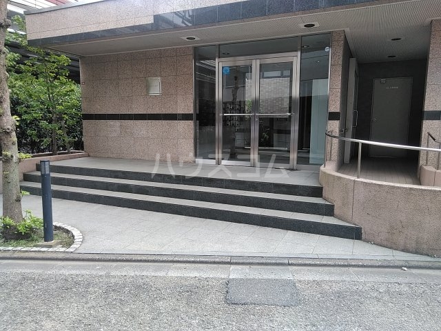 21/27 エントランス