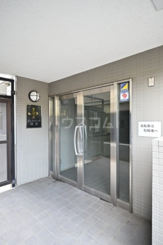 2/4 エントランス