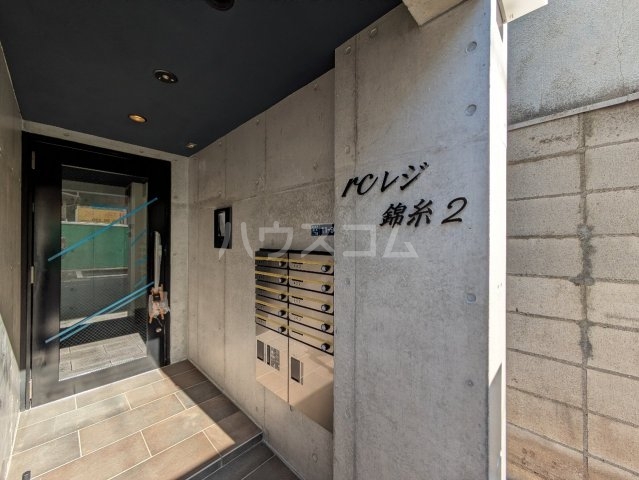 21/29 エントランス