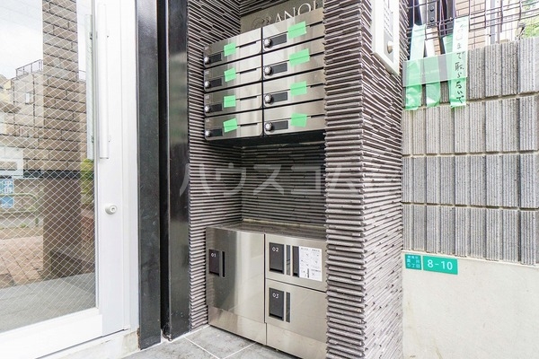 16/19 エントランス