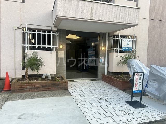 23/29 エントランス