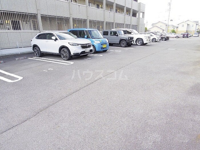 20/28 駐車場