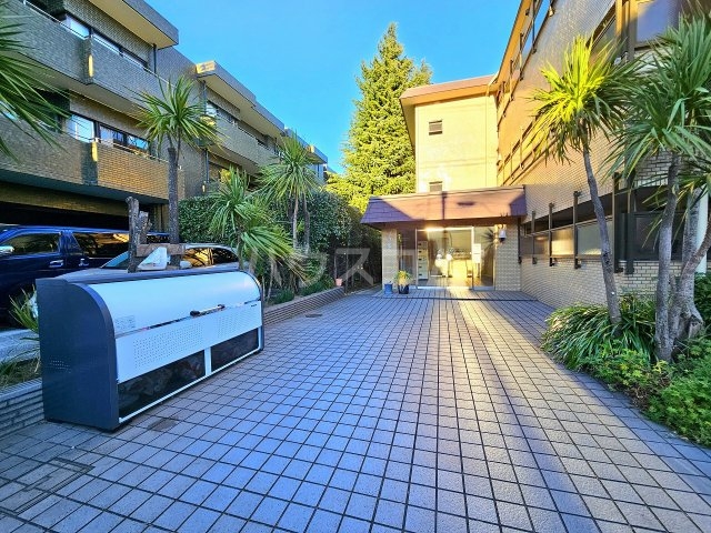 19/29 エントランス