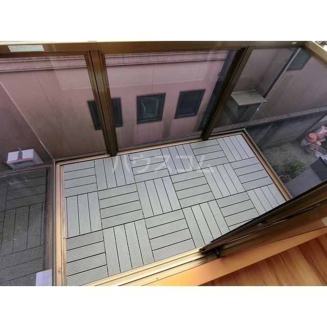 14/23 バルコニー