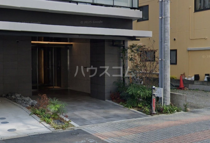 13/14 エントランス