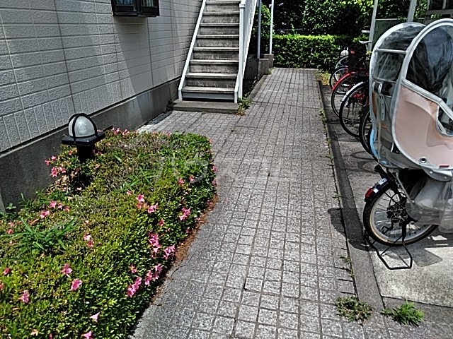 22/30 エントランス