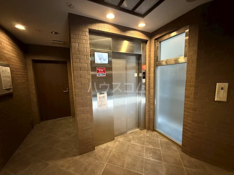 14/23 エントランス