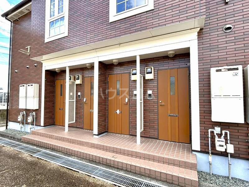 24/30 エントランス