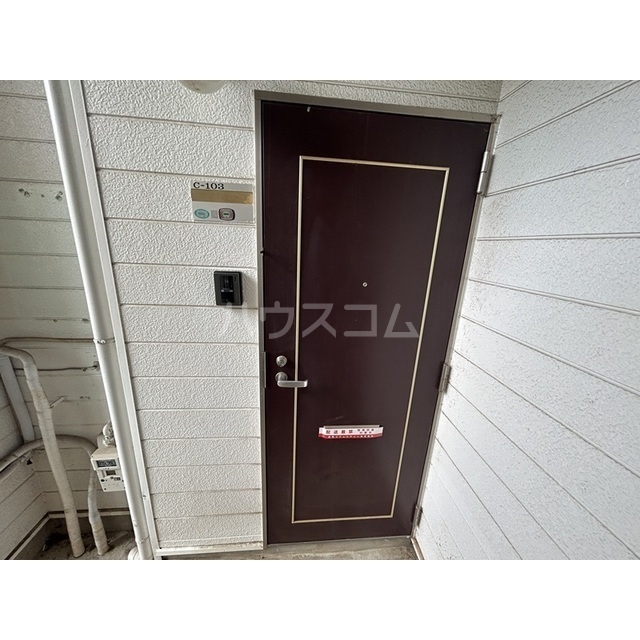 21/25 エントランス