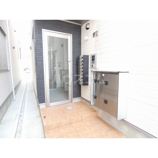 2/5 エントランス