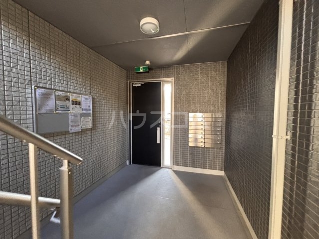 28/30 エントランス