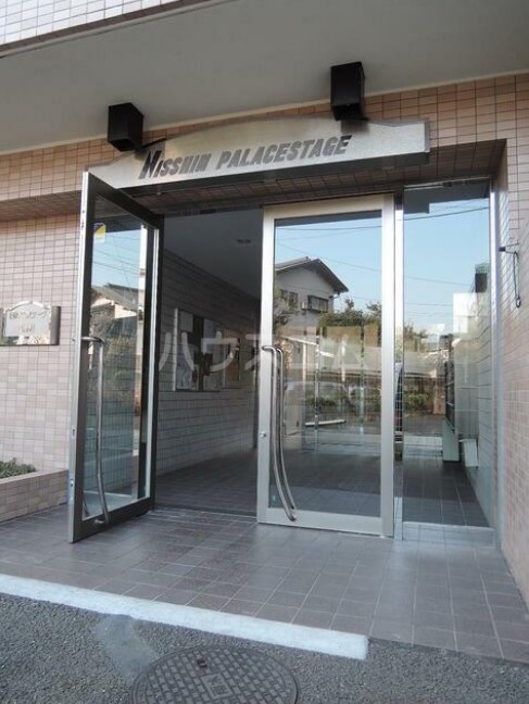 18/25 エントランス