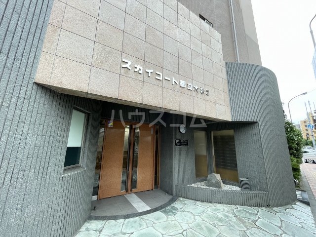 21/30 エントランス