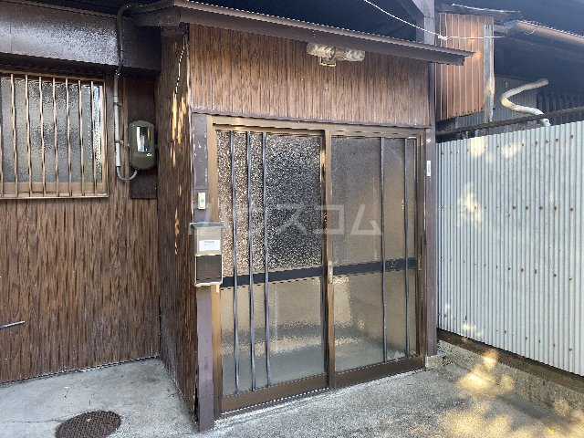 20/29 エントランス