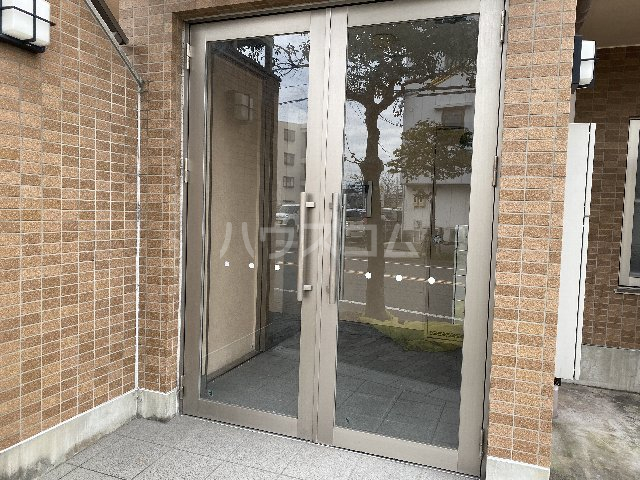 22/29 エントランス