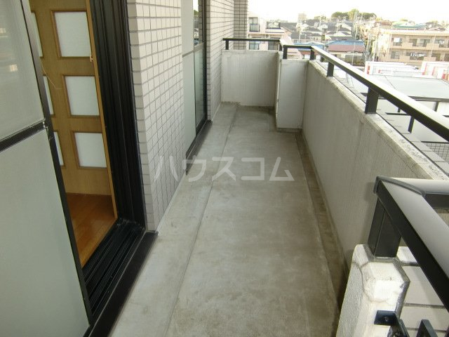 23/30 バルコニー