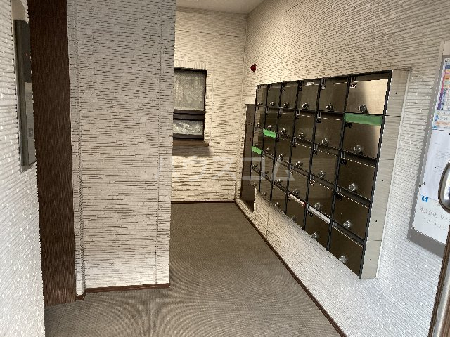 21/28 エントランス