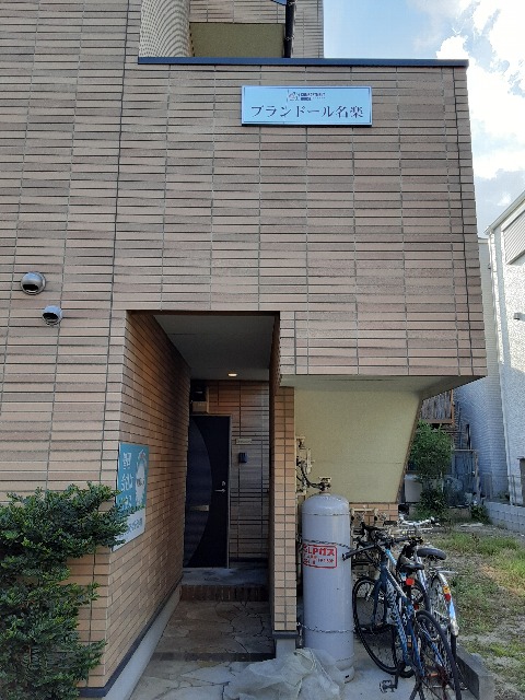 22/29 エントランス