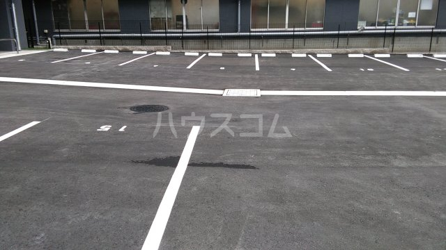 22/28 駐車場