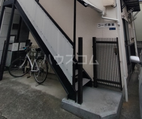 2/2 エントランス