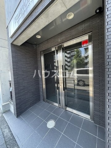 25/30 エントランス