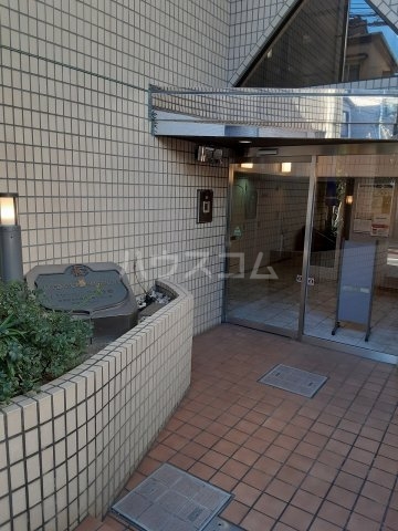 22/30 エントランス