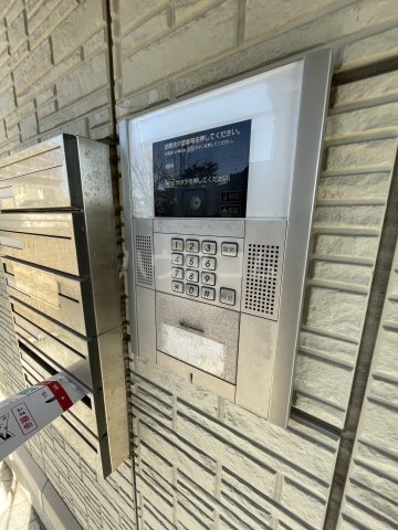 20/21 エントランス