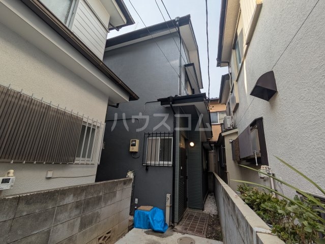 26/30 エントランス