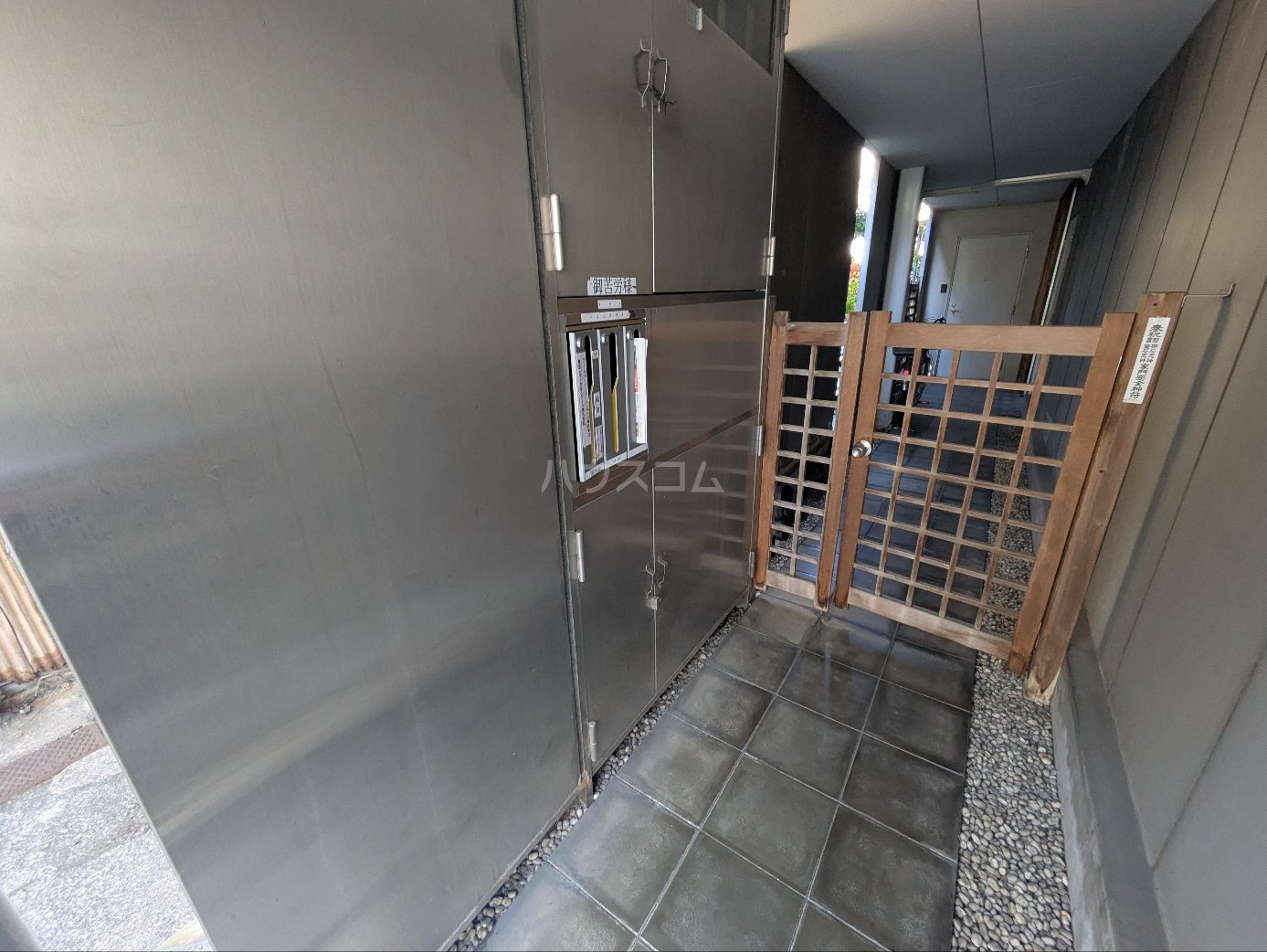 20/26 エントランス