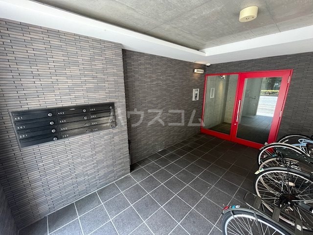 20/26 エントランス