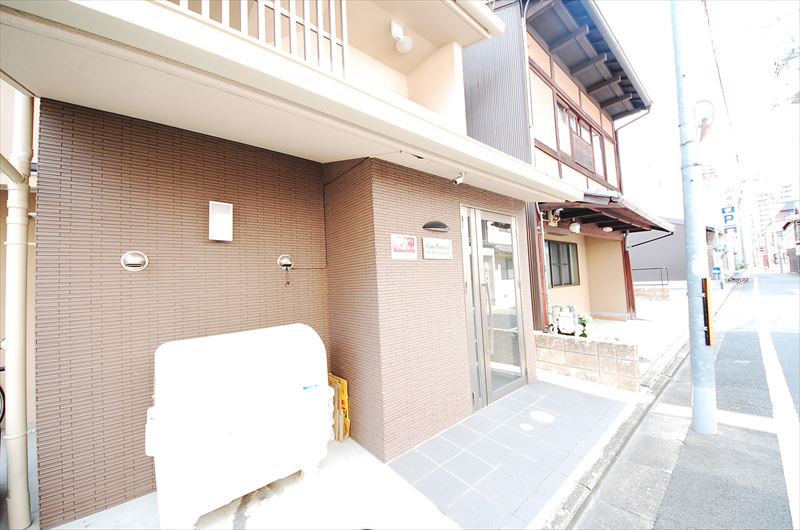 15/22 エントランス