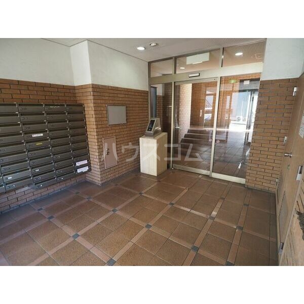 14/23 エントランス