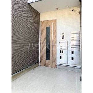 15/22 エントランス