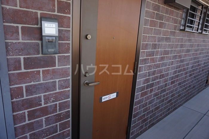 16/27 エントランス