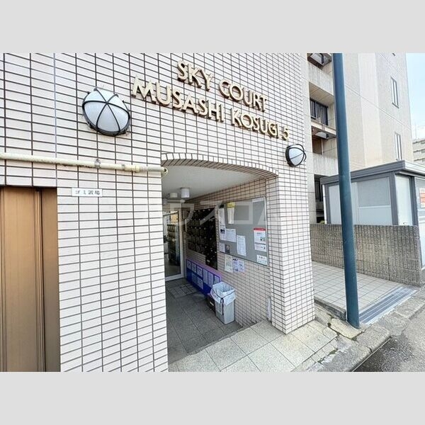 15/18 エントランス