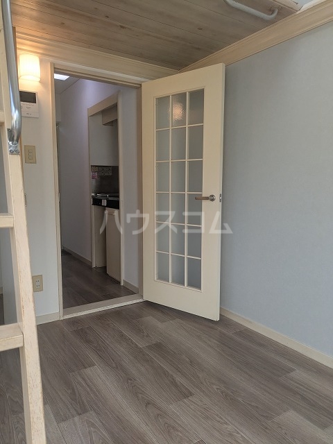 23/24 エントランス