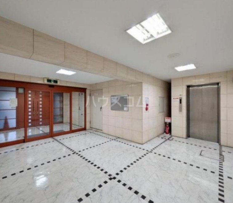 13/20 エントランス