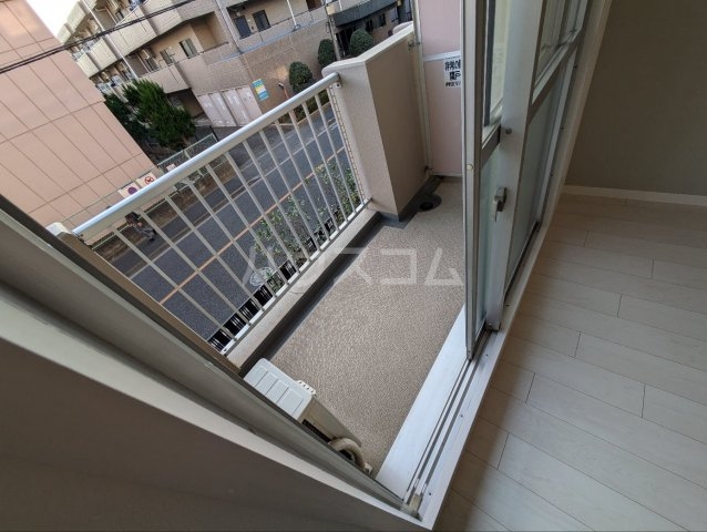 23/30 バルコニー