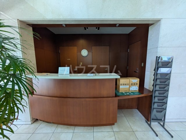 24/24 エントランス