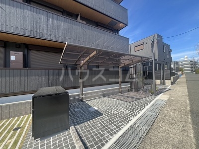 23/26 駐車場