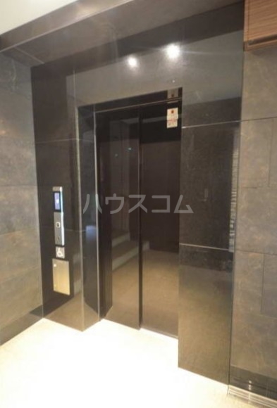 22/30 エントランス