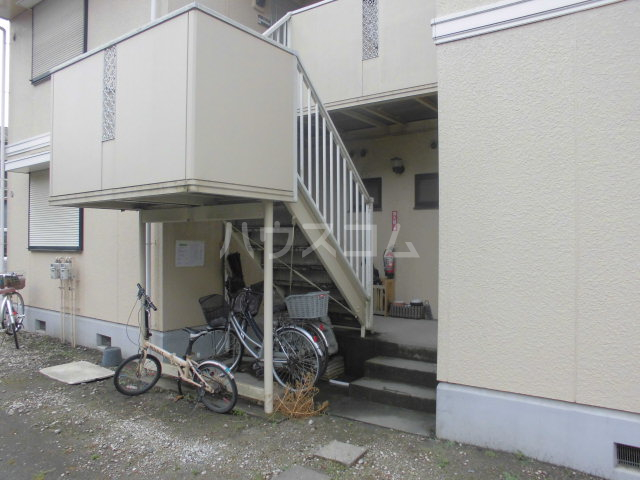 21/30 エントランス