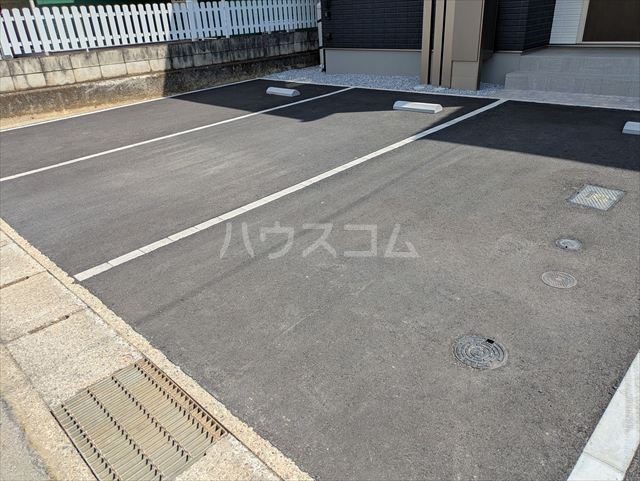 2/5 駐車場