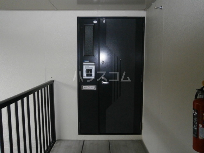13/30 玄関