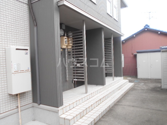 17/27 エントランス