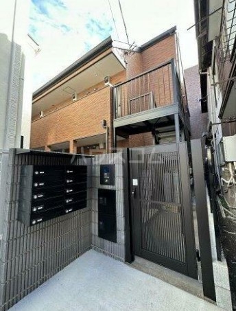 18/19 エントランス