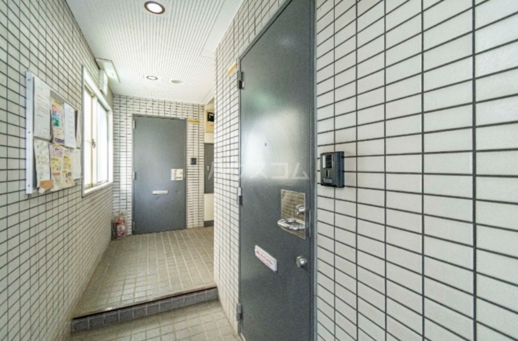 14/17 エントランス